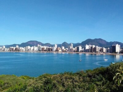Praia do Ermitão - praia em Guarapari ES