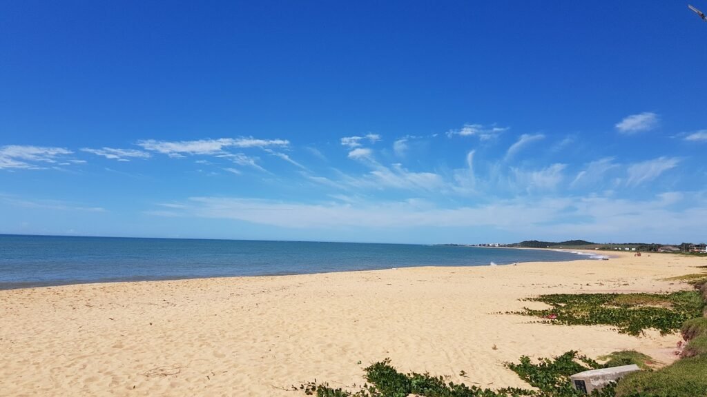Praia do Ipiranga - praia em Guarapari